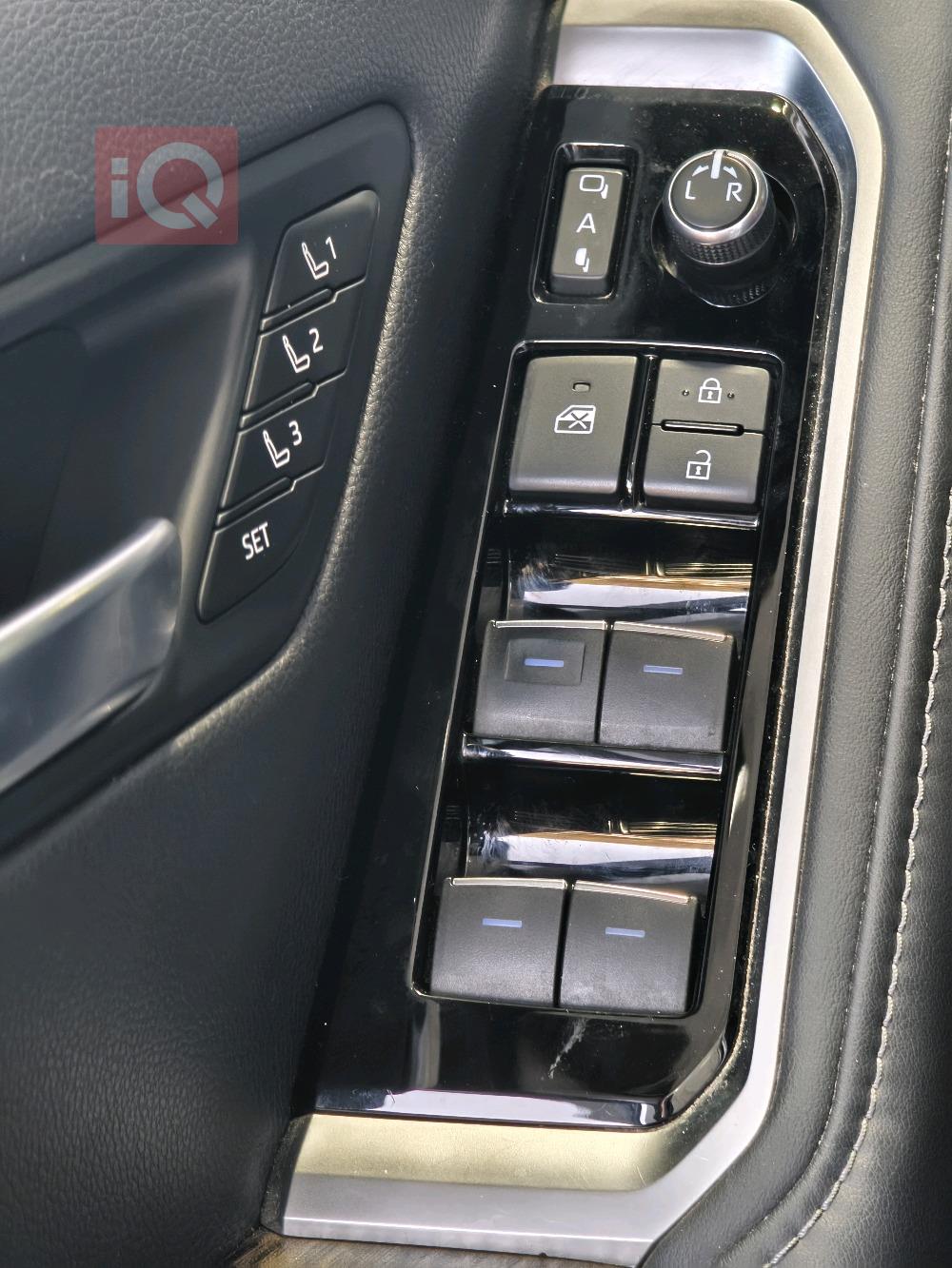 تويوتا لاندكروزر